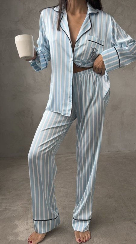 بيجاما victoria secret ستان ناعم لون ازرق مقلم ابيض