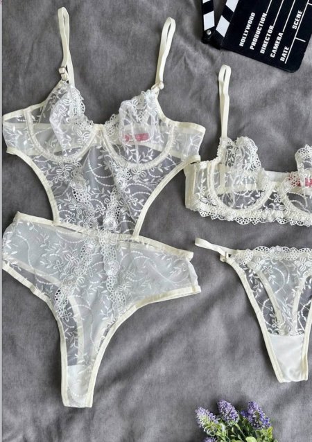 Bodysuit دانتيل ابيض مورد