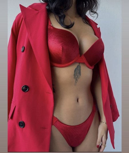 طقم لانجري مخمل احمر