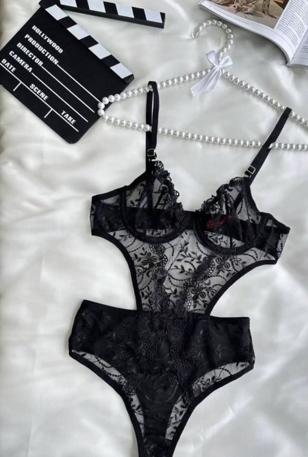 Bodysuit دانتيل اسود مورد