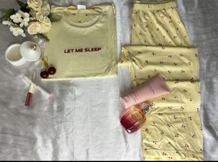 بيجاما قطن زبدة لون اصفر مع كرز نص كم 
