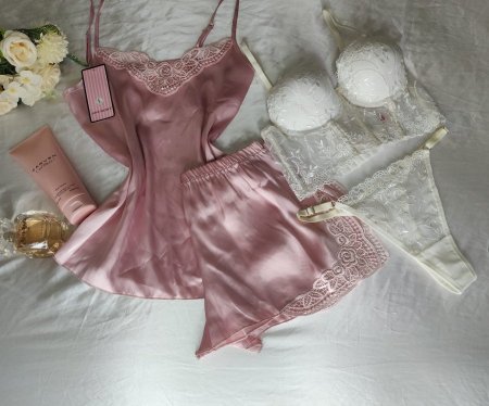 بيجاما ستان ناعم مع دانتيل زهر