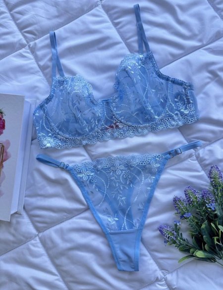 طقم دانتيل ازرق مورد شفاف