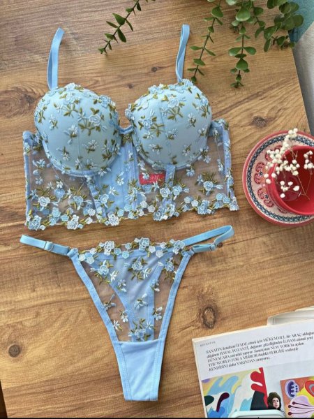 كروسيه دانتيل مورد ازرق مع بوش