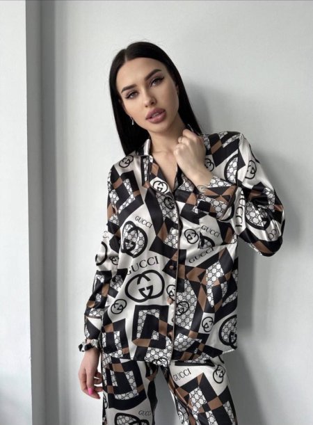 بيجاما Gucci ستان ناعم لون بني