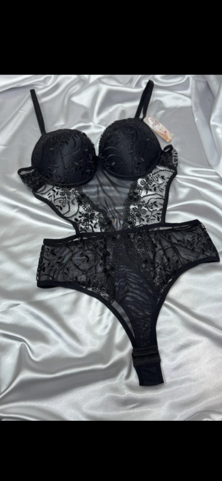 Bodysuit دانتيل مورد اسود