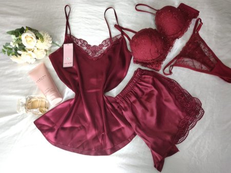 بيجاما ستان ناعم مع دانتيل خمري