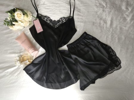 بيجاما ستان ناعم مع دانتيل اسود