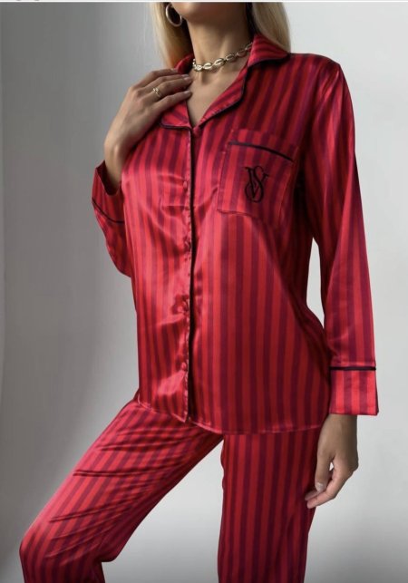 بيجاما victoria secret  مخطط احمر