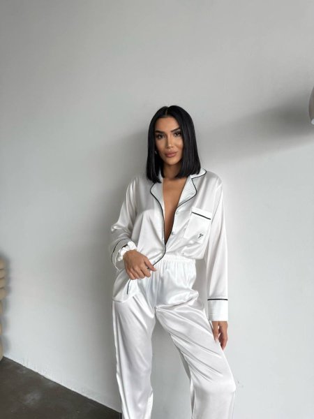 بيجاما victoria secret ستان ناعم ابيض