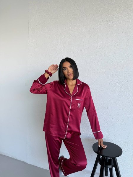 بيجاما victoria secret ستان ناعم خمري