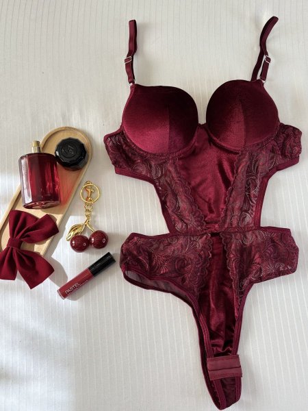 Bodysuit مخمل ناعم عنابي 💋🍒
