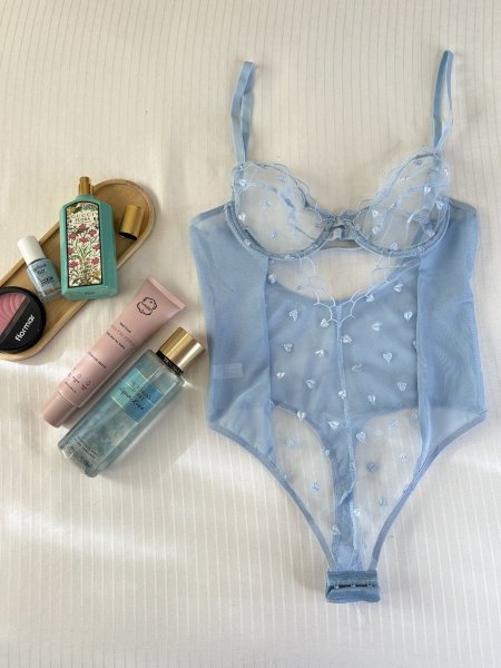 Bodysuit دانتيل ازرق مع قلب